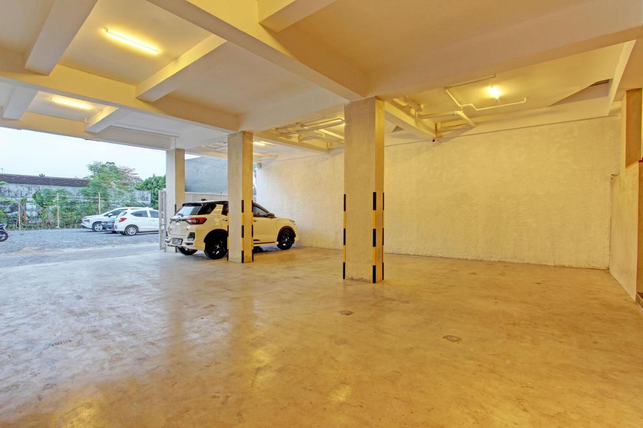 Super Oyo Capital O 92987 Keenan Living Perumnas Maguwo Exterior foto